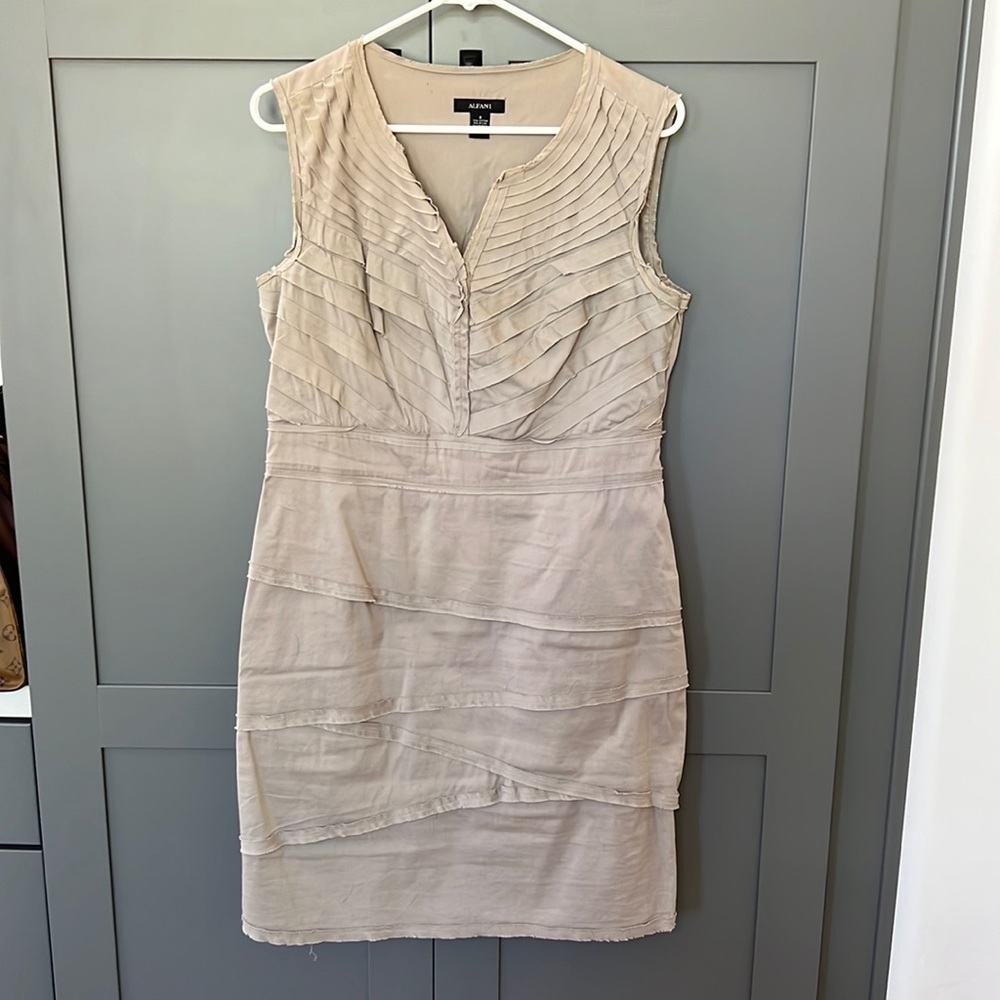 {Alfani}Sz 8 Tan Raw Edge Sleeveless Dress